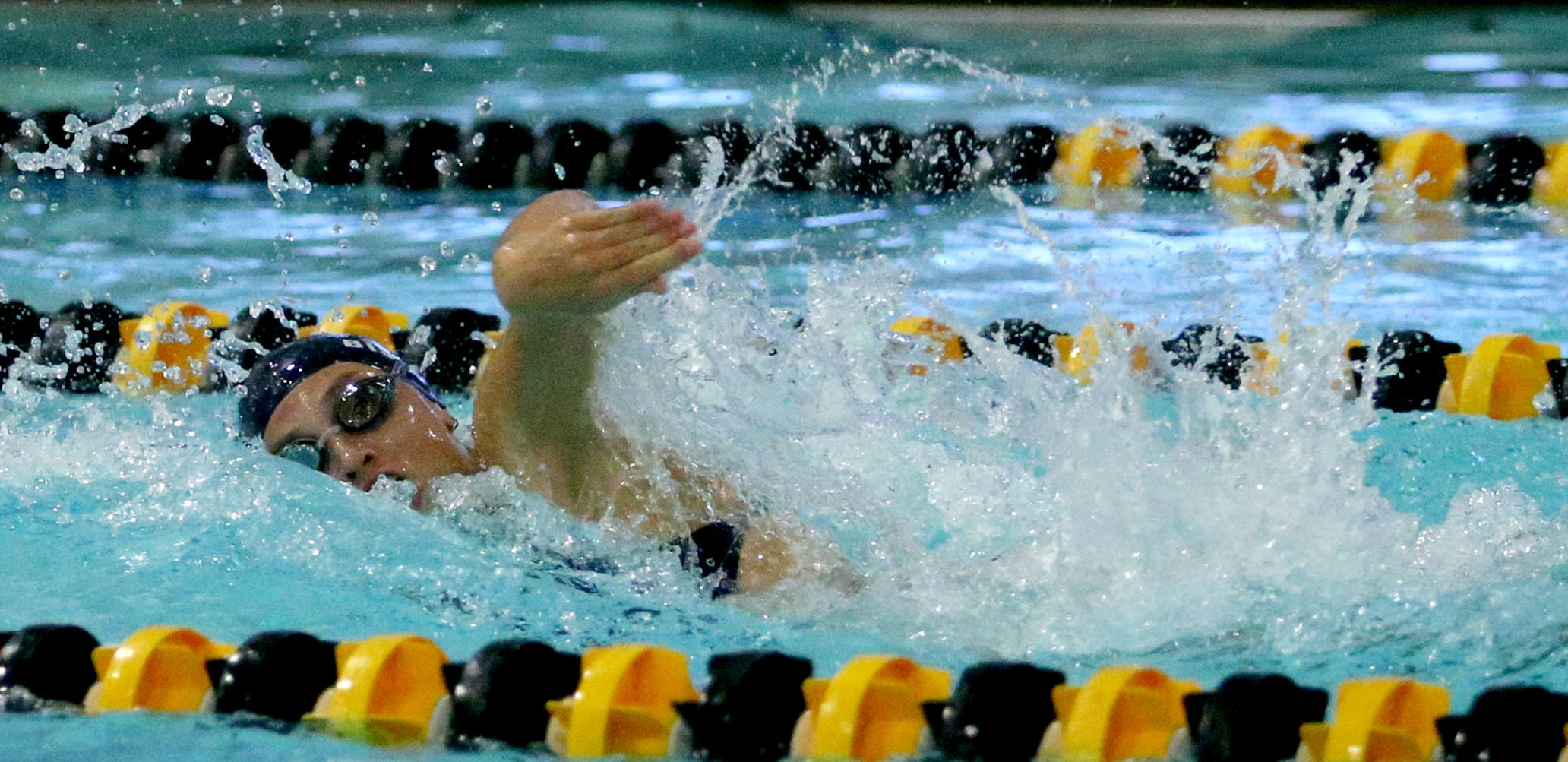 100218-Bett-PV-Swimming-005